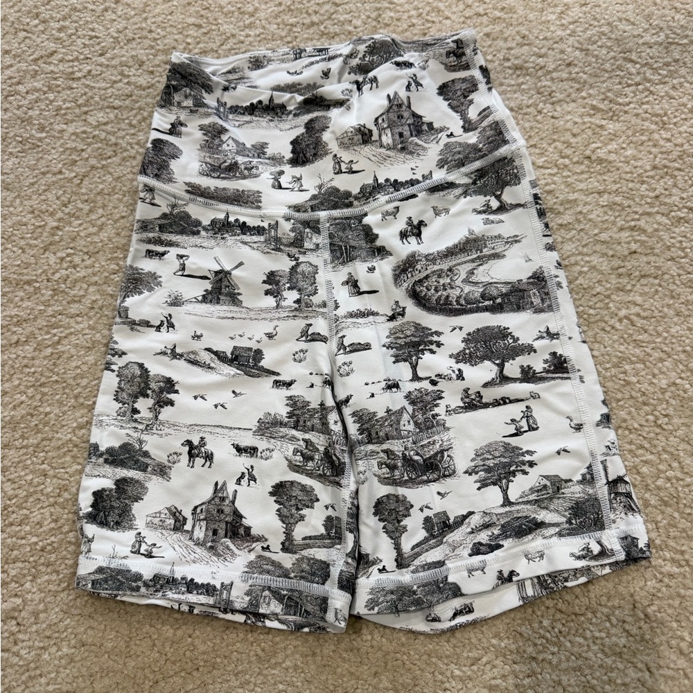 NWOT WeWoreWhat Toile Print Biker Shorts